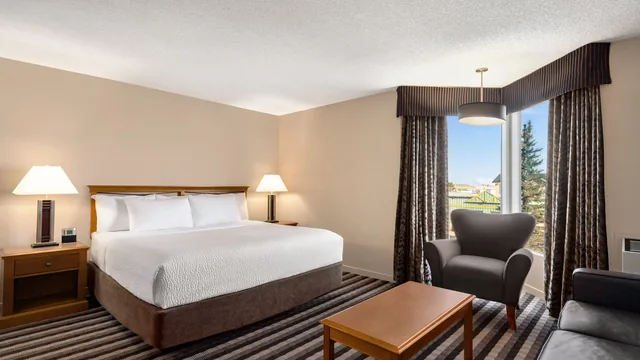 Royal Hotel West Edmonton, Trademark Collection by Wyndham photo 5