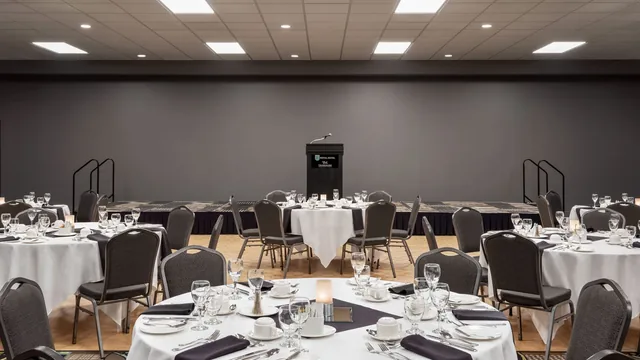 Royal Hotel West Edmonton, Trademark Collection by Wyndham photo 12
