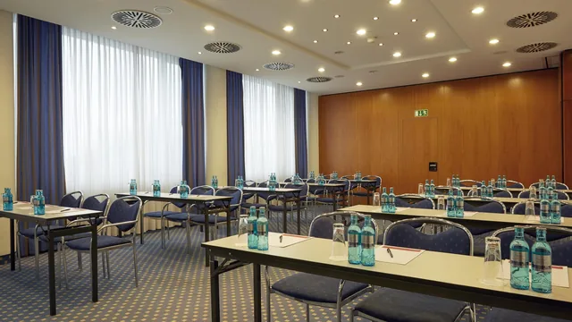 H4 Hotel Kassel photo 7