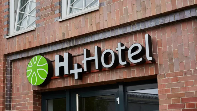 H+ Hotel Lubeck photo 1