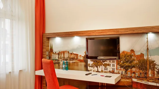 H+ Hotel Lubeck photo 4