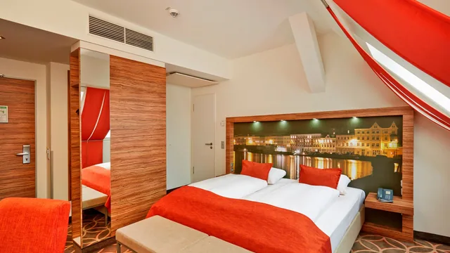H+ Hotel Lubeck photo 6