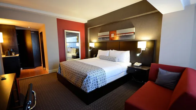 Armon Plaza Montreal Airpt, Trademark Collection by Wyndham photo 4