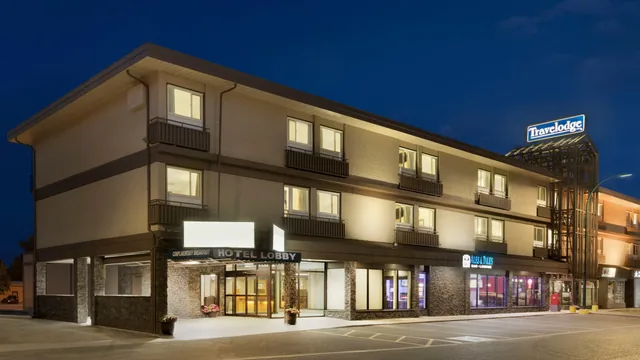 Travelodge by Wyndham Lethbridge photo 2