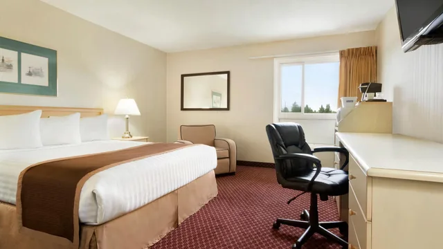 Travelodge by Wyndham Lethbridge photo 3