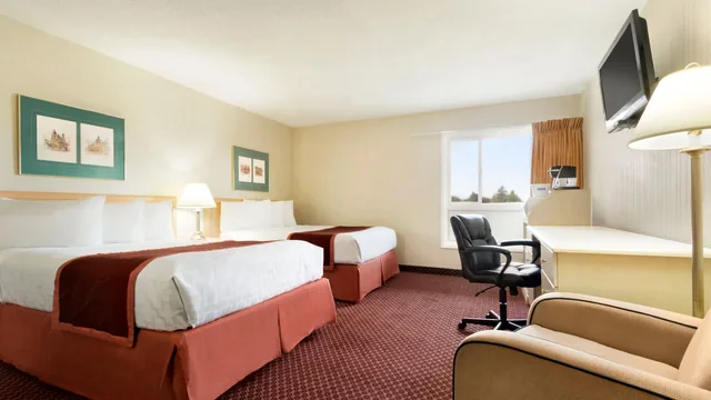 Travelodge by Wyndham Lethbridge photo 5