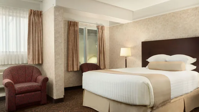 Travelodge by Wyndham Lloydminster photo 4