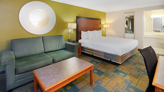 Travelodge by Wyndham Phoenix North photo 3