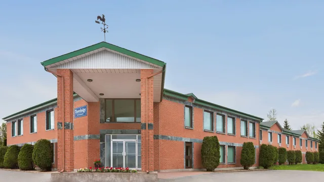 Travelodge by Wyndham Rigaud photo 9