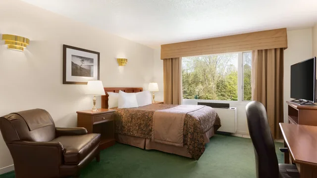 Travelodge by Wyndham Simcoe photo 3
