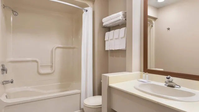 Travelodge by Wyndham Simcoe photo 6