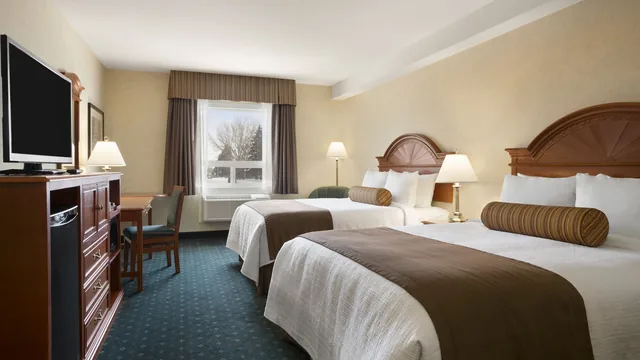 Travelodge by Wyndham Strathmore photo 9