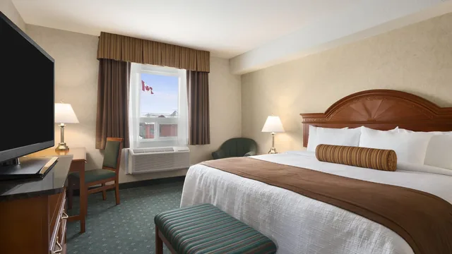 Travelodge by Wyndham Strathmore photo 10