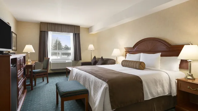 Travelodge by Wyndham Strathmore photo 12
