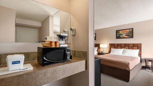 Travelodge by Wyndham Swift Current photo 3