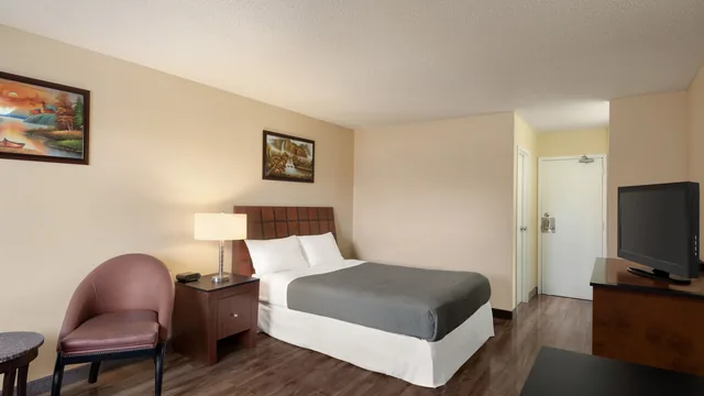 Travelodge by Wyndham Swift Current photo 6