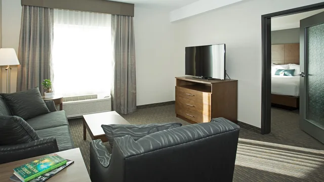 Wingate by Wyndham Calgary Airport photo 6