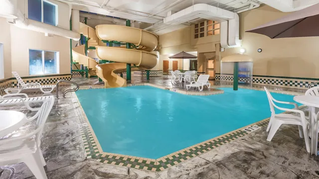 Wingate by Wyndham Edmonton West photo 7