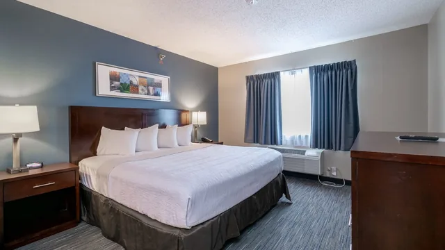 Wingate by Wyndham Great Falls photo 8
