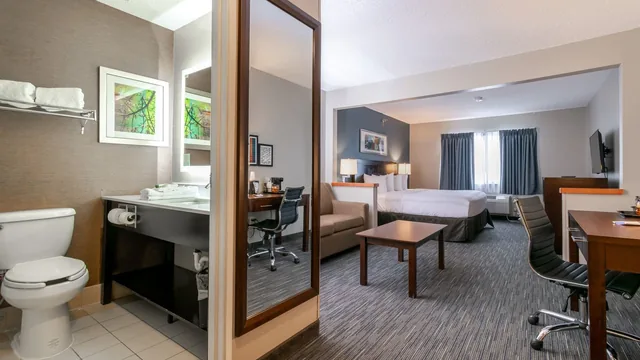 Wingate by Wyndham Great Falls photo 11