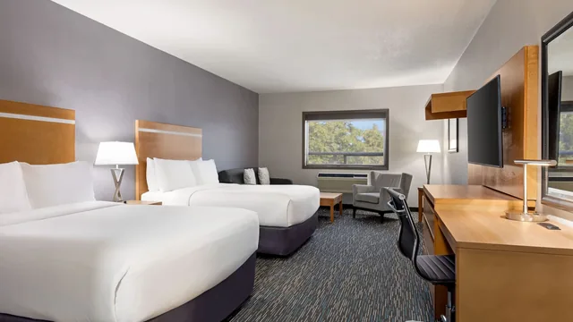 Wingate by Wyndham Lethbridge photo 10