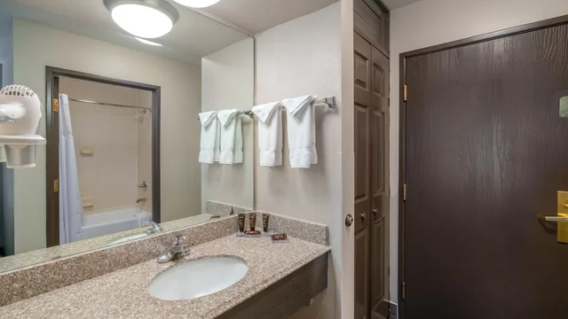 Wingate by Wyndham Memphis East photo 7