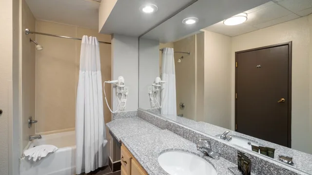 Wingate by Wyndham Memphis East photo 9
