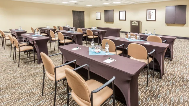 Wingate by Wyndham Regina photo 3