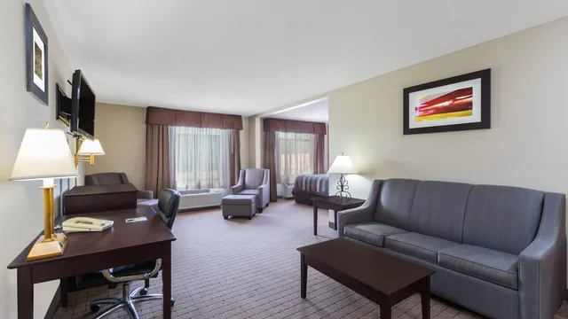 Wingate by Wyndham West Monroe photo 1