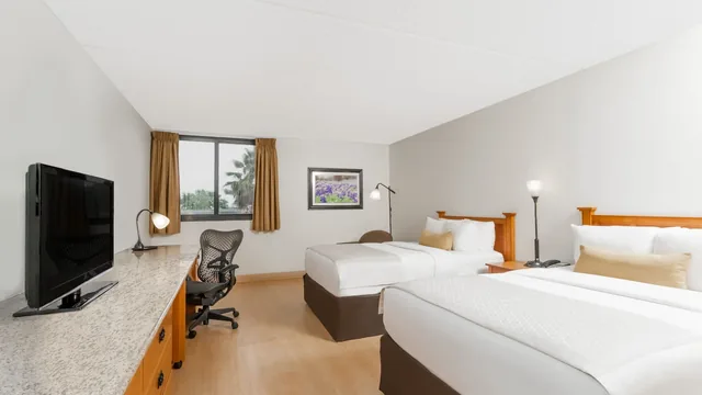 Wyndham Garden Austin photo 9
