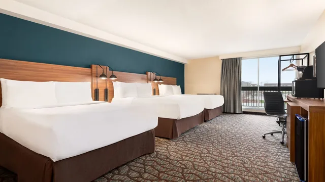 Wyndham Garden Niagara Falls Fallsview photo 7