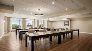 Wyndham Newport Hotel